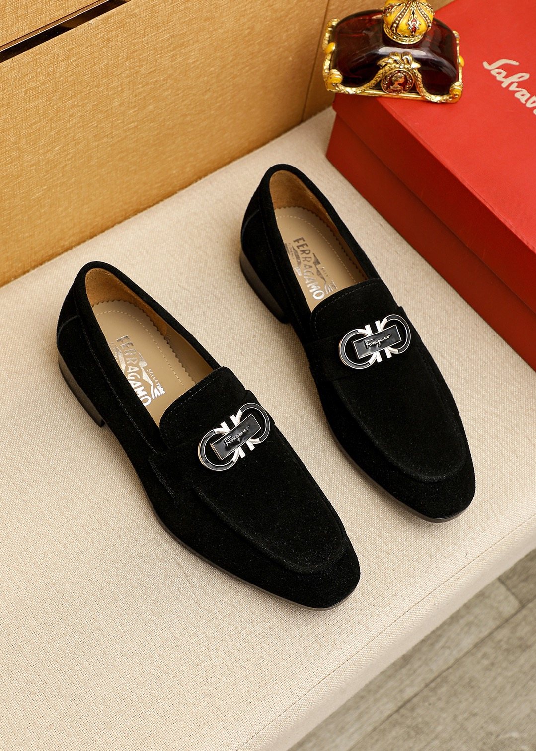 Ferragamo Men's Textured Buckle Loafers